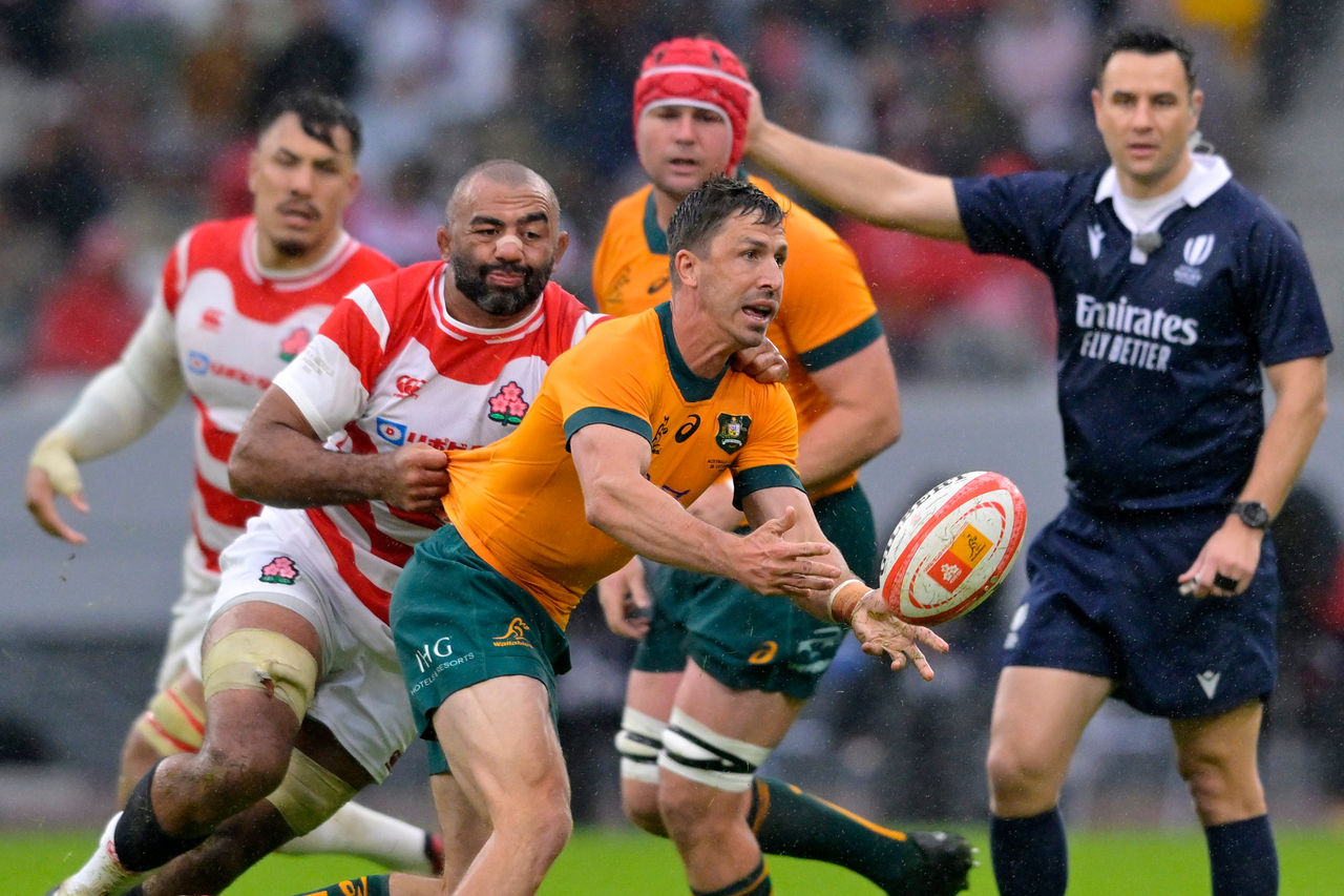 TOKYO, JAPAN - OCTOBER 25: Jake Gordon of Australia passes the ball during the rugby international test between Japan and Australia at National Stadium on October 25, 2025 in Sendai, Japan. (Photo by Koki Nagahama/Getty Images)